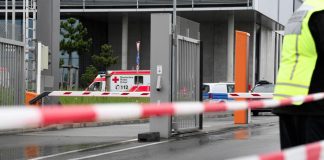 Sparatoria alla Mercedes, ombre sul movente: il killer tace