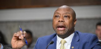 Elezioni Usa 2024, si candida il senatore repubblicano Scott