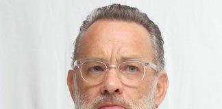 Tom Hanks e l’intelligenza artificiale: “Potrei recitare anche da morto”
