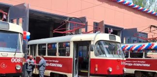 Russia, Putin fa ripartire il tram a Mariupol – Video