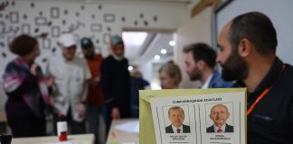 Turchia, oggi il ballottaggio: l’appello di Erdogan, la promessa di Kilicdaroglu