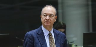 Natalità, Valditara: “Quadro allarmante, fra 10 anni studenti da 7,4 mln a 6, calano le cattedre”