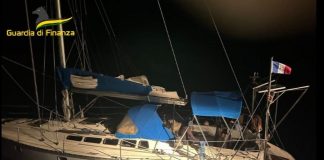 Immigrazione, arrestati a Crotone due presunti scafisti moldavi