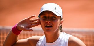Swiatek fa tris a Parigi, Muchova battuta in finale