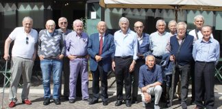 Alunni della scuola elementare si rivedono 70 anni dopo