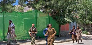 Afghanistan, esplosione in una moschea: 15 morti e 50 feriti