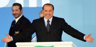 “La sapete quella del commendator Bestetti?”, le migliori barzellette di Berlusconi