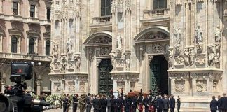 Funerali Berlusconi, rito collettivo che unisce e divide