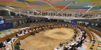 Migranti, c’è l’accordo Ue. Piantedosi: “Italia non sarà centro raccolta”