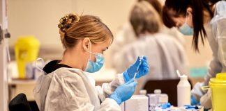 Covid: in Lombardia 818 nuovi casi in 7 giorni. Stabili le terapie intensive, calano i ricoveri