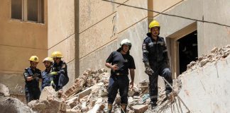 Egitto, palazzo crollato ad Alessandria: un morto sotto le macerie