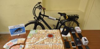 Spacciatore di cocaina arrestato a Mantova. Trovati in casa 74mila euro