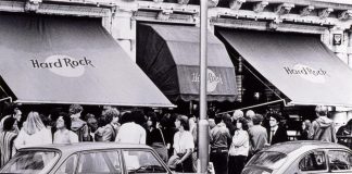 Hard Rock Cafe festeggia il suo 52mo compleanno