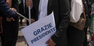 Funerali Berlusconi, da Barbara D’Urso a Gerry Scotti: la commozione dei volti tv