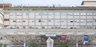 Papa Francesco “dimesso dal Gemelli nei prossimi giorni”