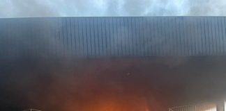 In fiamme la piazzola ecologica di Montanara: il rogo partito dagli ingombranti. In corso analisi sulla qualità dell’aria