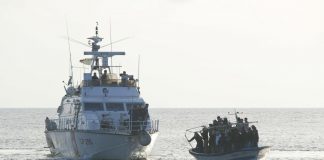 Migranti, raffica di sbarchi a Lampedusa: oltre 1.100 in poco più di 24 ore