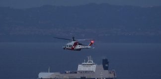 Napoli, nave sequestrata: ascoltati migranti e comandante