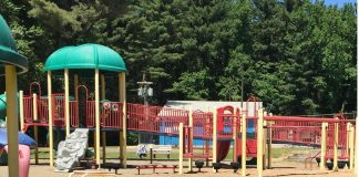 Scivoli cosparsi di acido in parco Massachusetts, almeno 2 bambini feriti