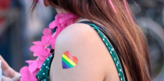Roma Pride, Rocca dopo revoca patrocinio: “Non tolgono logo? Non manderò i carabinieri”