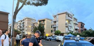 Roma, cadavere 16enne trovato in un carrello della spesa