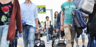 Vacanze, non si ferma l’ondata di rincari: “Prezzi vertiginosi”