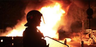 Francia, rivolte nelle banlieue: il precedente del 2005