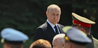 Russia, Putin ai militari: “Avete fermato una guerra civile”