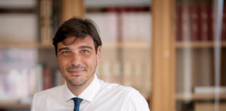 ‘Dalla parte giusta’, nel libro di Sabella le maschere del potere