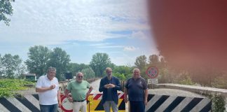 Ponte Acquanegra, i sindaci: “farne costruire uno sostitutivo dall’esercito”. Botta e risposta sulle cifre con la Provincia