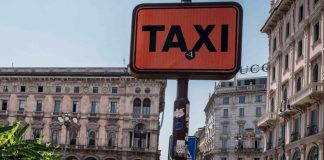 Caos taxi, la proposta: “Doppi turni e licenze temporanee per turismo o grandi eventi”