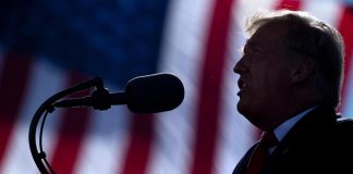 Trump incriminato per mancata restituzione documenti riservati