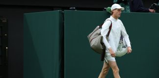 Sinner ai quarti a Wimbledon, Galan battuto in tre set
