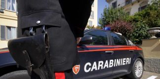 Napoli, bimbo ringrazia carabiniere: “Hai arrestato papà, bravo”