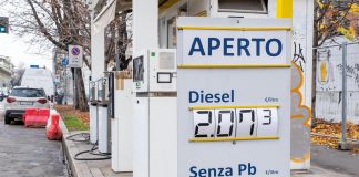Benzinai, dal 1° agosto obbligo esposizione prezzo medio carburanti
