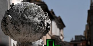 Caldo record in Italia, oggi 23 città da bollino rosso: 1500 numero per emergenza