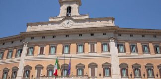 Milano, caso Apache La Russa sbarca alla Camera