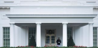 Cocaina alla Casa Bianca, Trump accusa: “Era per Joe Biden e il figlio”