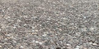 Vie Scuderie Reali e Teatro Vecchio, rifacimento ciottoli: cambiano viabilità e raccolta rifiuti