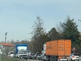 Mantova, traffico in tilt per un investimento a Porta Cerese, ferito 57enne