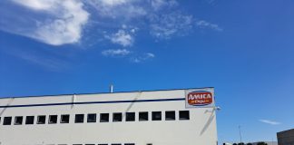 Si ferisce durante la manutenzione del ponte di carico: in ospedale un 50enne