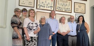 Ostetrica in pensione dona strumenti d’epoca al corso di Laurea in Ostetricia di Mantova