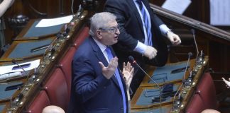 Camera, governo sotto su ordine del giorno Pd: opposizione attacca