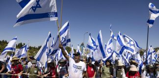 Israele, migliaia in marcia verso la Knesset contro la riforma della giustizia