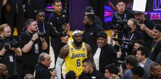 Nba, LeBron James non si ritira