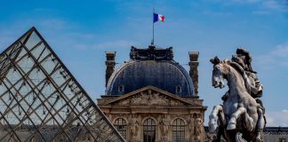 L’Italia chiede al Louvre la restituzione di reperti archeologici