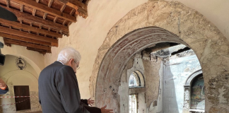 Incendi Sicilia, Mattarella a Palermo in chiesa devastata dal fuoco: “Una ferita aperta”