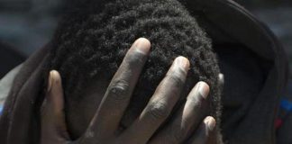 Migranti, bimbo annegato e altri dispersi: arrestati due scafisti