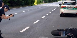 Incidente a Milano, morto pedone investito da moto