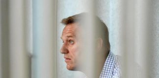 Russia, procura chiede 20 anni di carcere per Navalny